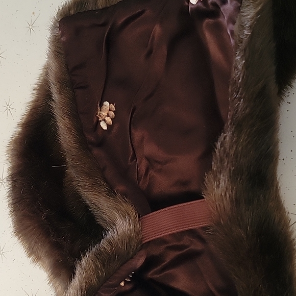 La Maison de la Fausse Fourrure scarf - Picture 6 of 6